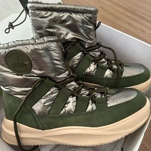 Pajar Green Winter Rain Boots with Quilted Design